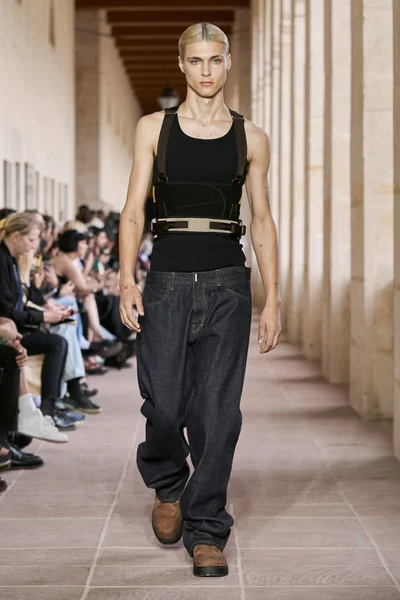 Look 21